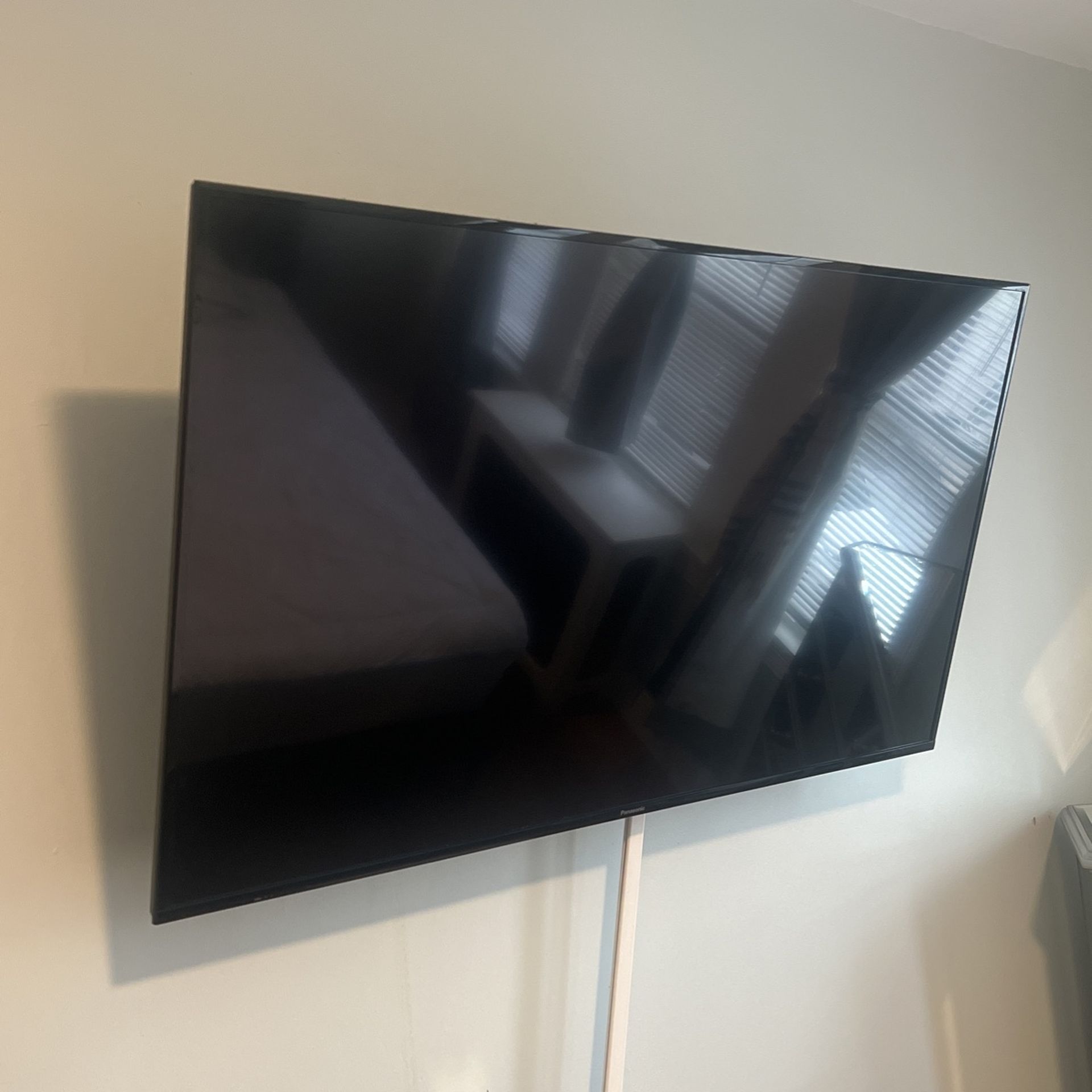 55 In Smart Tv Panasonic mount Included 