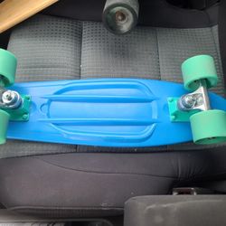 Retrospec Quip 22.5" Mini Cruiser Skateboard - Sky Blue/Teal Green 