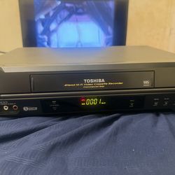 Toshiba W522 4-Head Hi-Fi Video Cassette Recorder Commercial  VCR Tested No Reno
