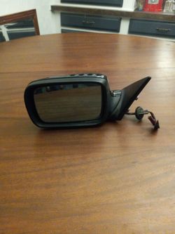2005 Bmw 330ci Driverside (Left) Power Mirror.