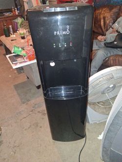 Primo bottom loading water dispenser