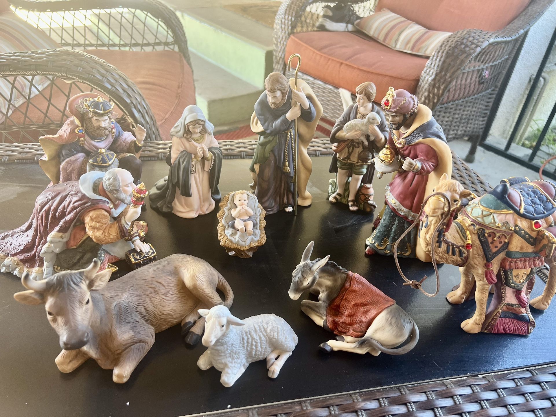 Kirkland Signature 13 Piece Nativity Set- Nacimiento