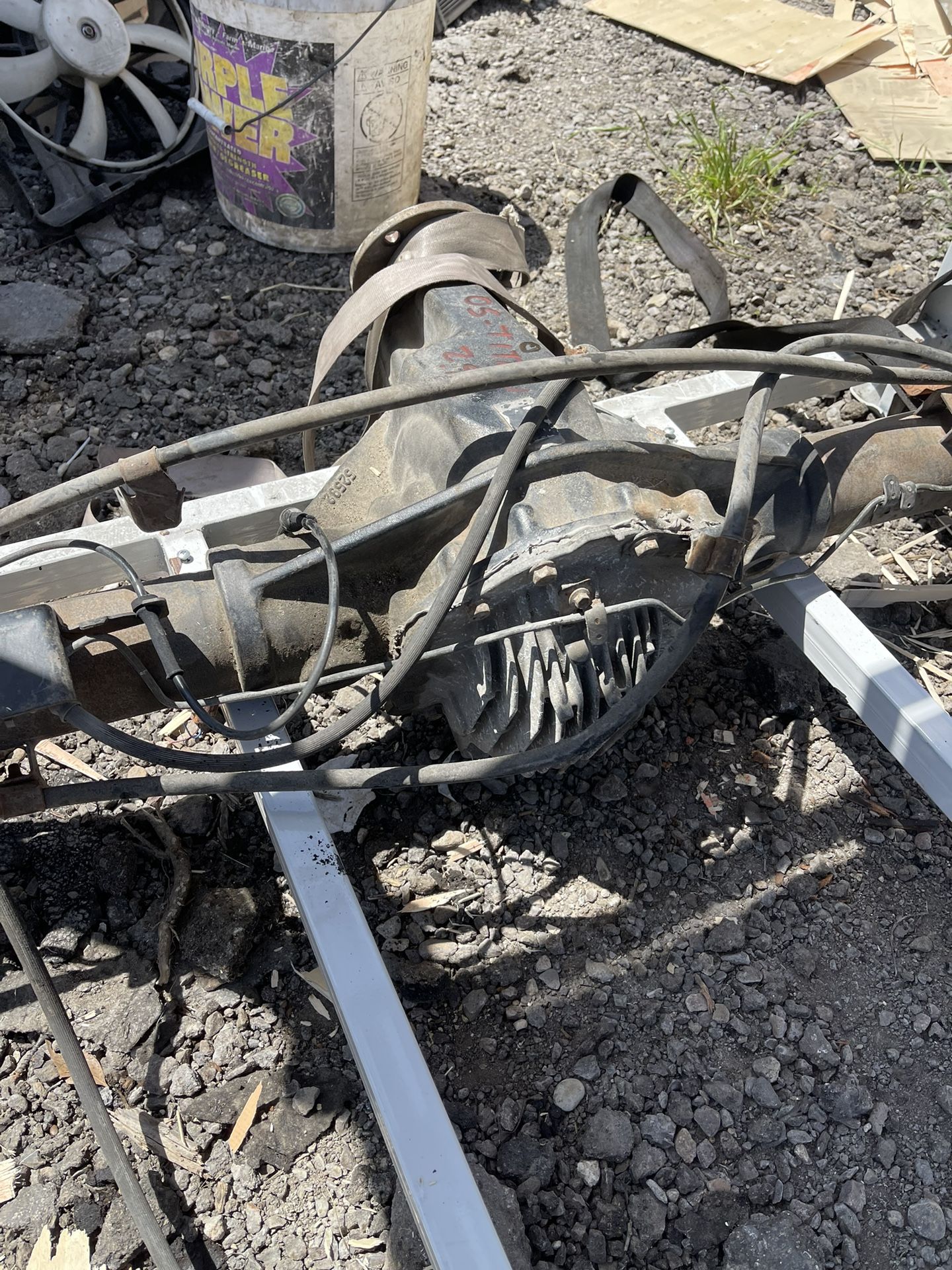 04 - 07 Nissan Titan Differential Rear End Axle 2.93 Ratio