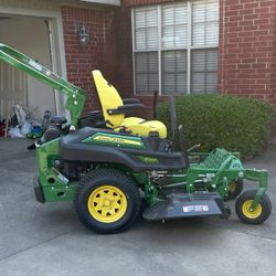 2022 John Deere Z920M Mower
