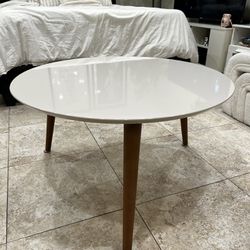 Coffee Table - Glossy White 