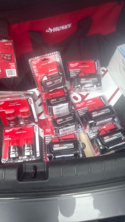 Milwaukke battery  4 pack 6.0 3 pack four more battery
