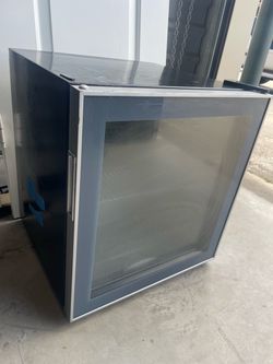 Mini fridge