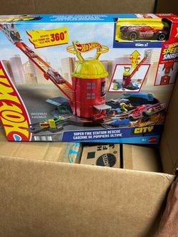 Hot wheels ( NEW )