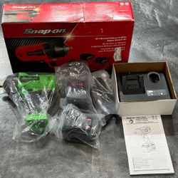 Snap-On NEW 18 V 1/2" Drive Green MonsterLithium Cordless Impact Wrench Kit