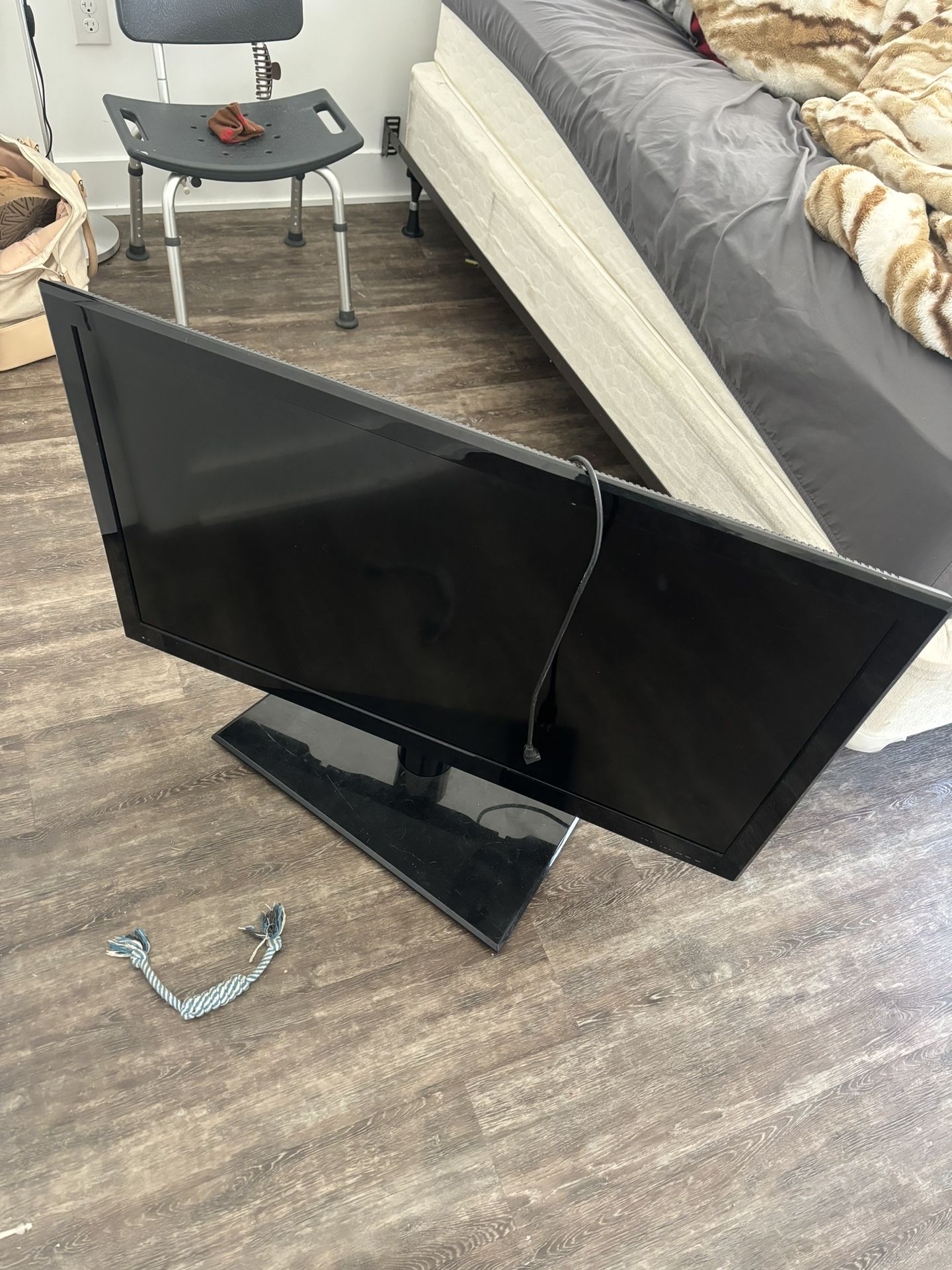 LCD TV