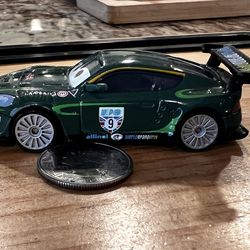 DISNEY PIXAR CARS NIGEL GREEN DIECAST CAR - LIKE NEW