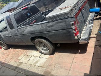 Vendo partes solo partes nissan d21 1997  Selling parts only – 1997 Nissan D21.