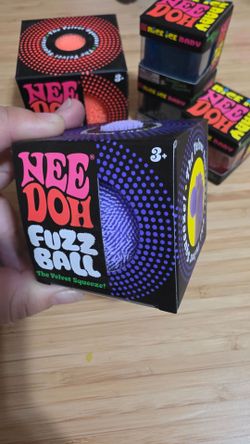 NEW Authentic Purple Fuzz Ball Needoh