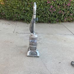 Shark Navigator Lift Away Deluxe 