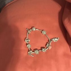 Pandora + 8 charms
