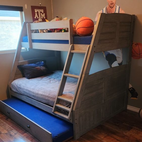 Full Bunk Bed with Trundle, 2 Twins & Dresser