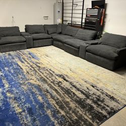 Fully Electric Reclining Couch With Outlets 