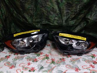 2018-22 Ford Ecosport L&R Headlight Black Taiwanes