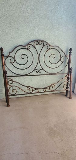 Queen  metal bedframe