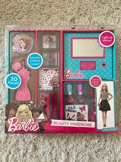 Barbie Beauty Wardrobe 20-Piece Set