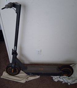 Segway Ninebot G30P (FOR PARTS)