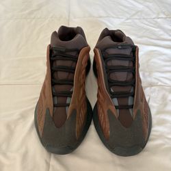 Adidas Yeezy 700 V3 ‘copper fade’ 11.5 $80