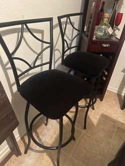 2 Bar Stools