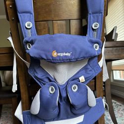 Ergobaby Baby Carrier + Infant Insert