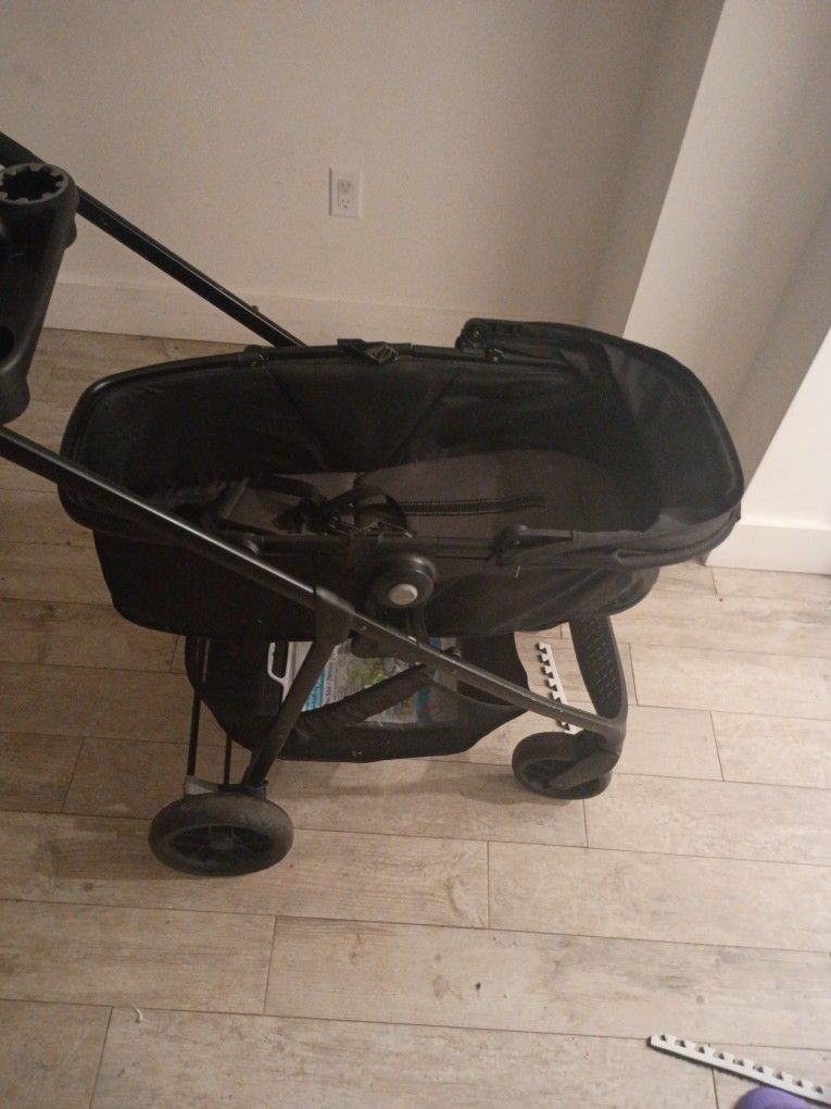 Stroller /Basenet (Safety First Grow And Go)