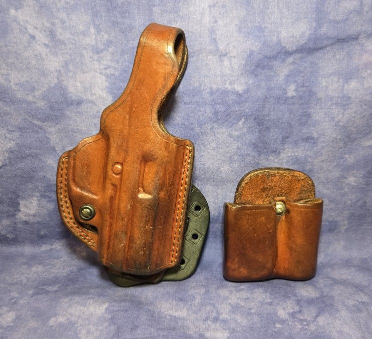 Aker 268 HK-45 Brown Plain Leather Duty Holster RH & Aker Magazine Flashlight Holster