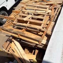 FREE PALLETS