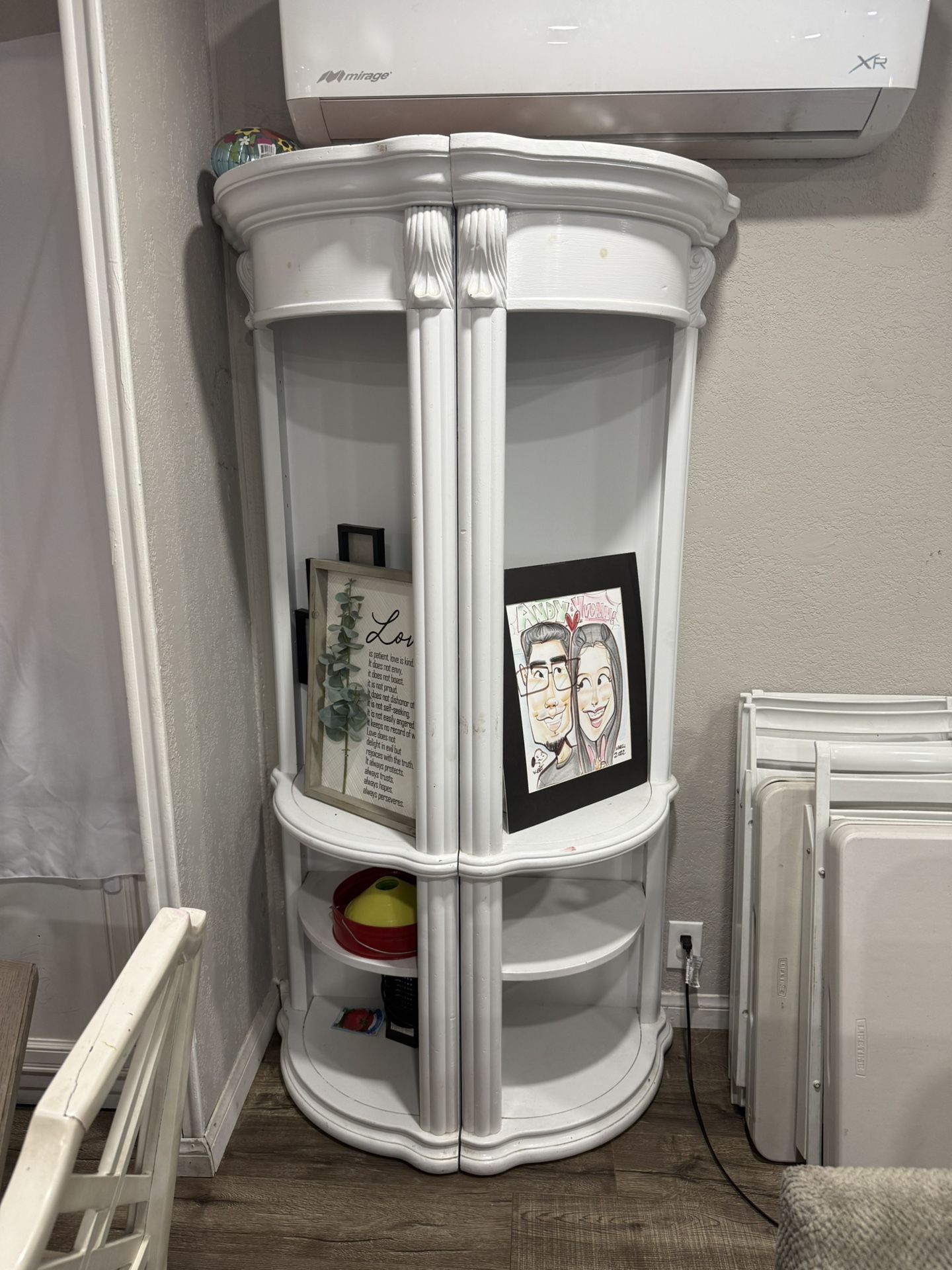 Corner Shelves