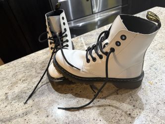 Never-Worn Dr. Martens Luana Boots – Women’s EU 38 / US 7