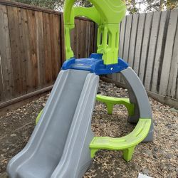 Step 2 Castle Top Mountain Climber Play Structure