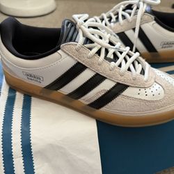 Bad Bunny Gazelle Indoor