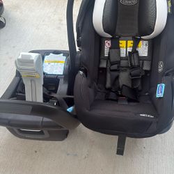 Graco  Snugfit 35 DLX Car Seat 