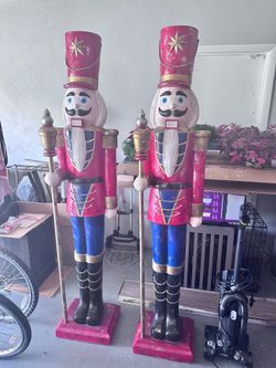 7ft Christmas soldiers ceramic