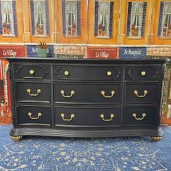Beautiful Elegant 9 Drawer Dresser 