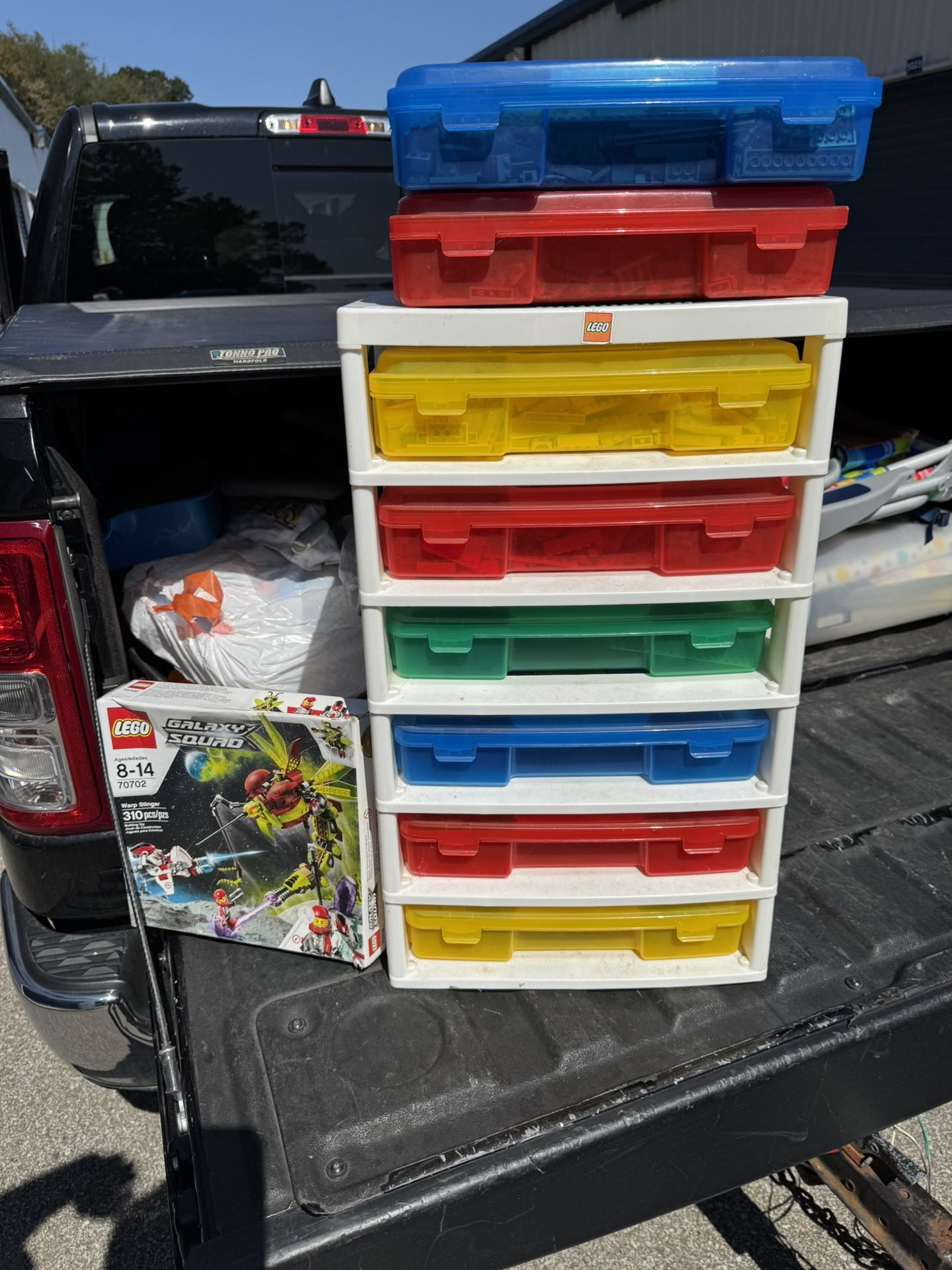 IRIS LEGO Building Block 6 Storage Container Tower Drawers Bin Organizer, With 2 Extra Containers, and a LEGO set. All containers are full of Legos !!