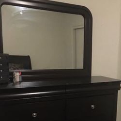 Dark Wood Dresser With Mirror 