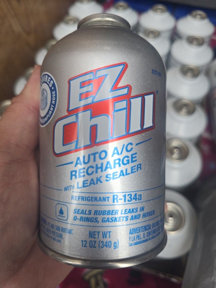 A/C can w Stop Leak
