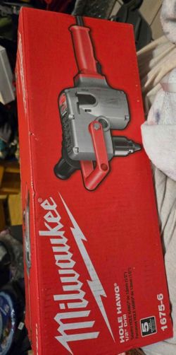Milwaukee
7.5 Amp 1/2 in. Hole Hawg Heavy-Duty Corded Drill  new   1675-6
