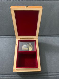 Vintage music jewelry box Swiss made