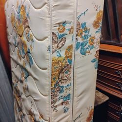 Twin Mattress With Matching Box Spring 