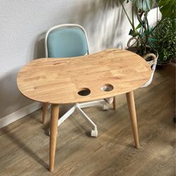 Kid’s Desk And Chair 