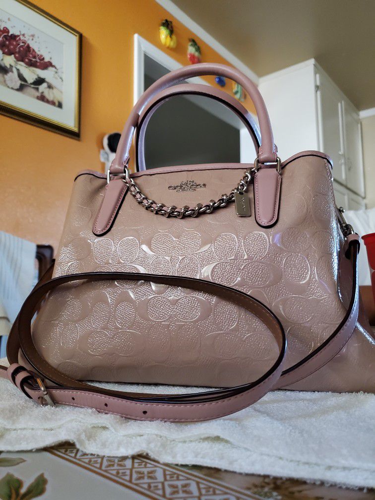 COACH purse Pink And Tan for Sale in Bakersfield, CA - OfferUp
