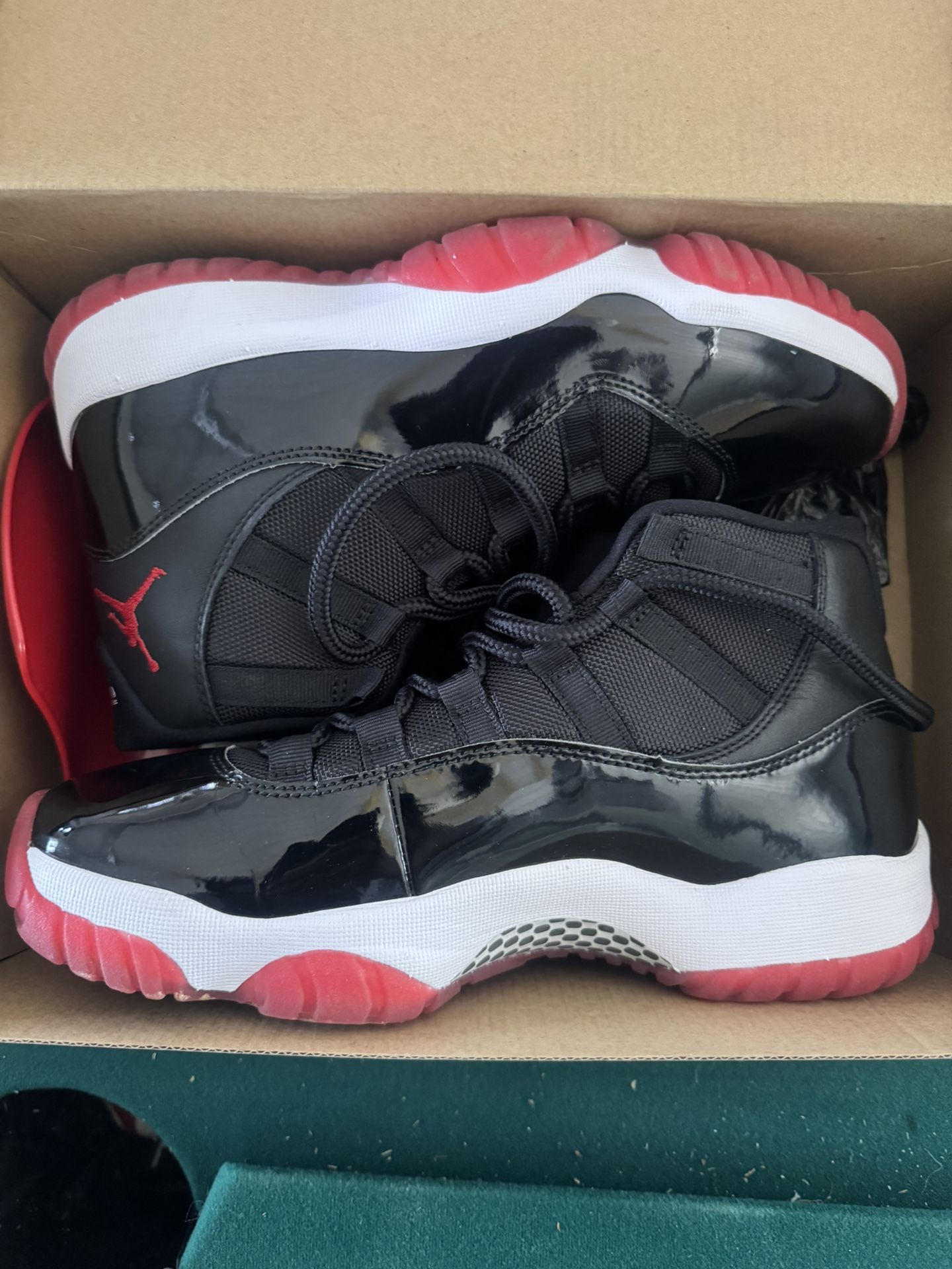 Jordan 11 Breds (2019) – Size 8.5– OG Box + Verified