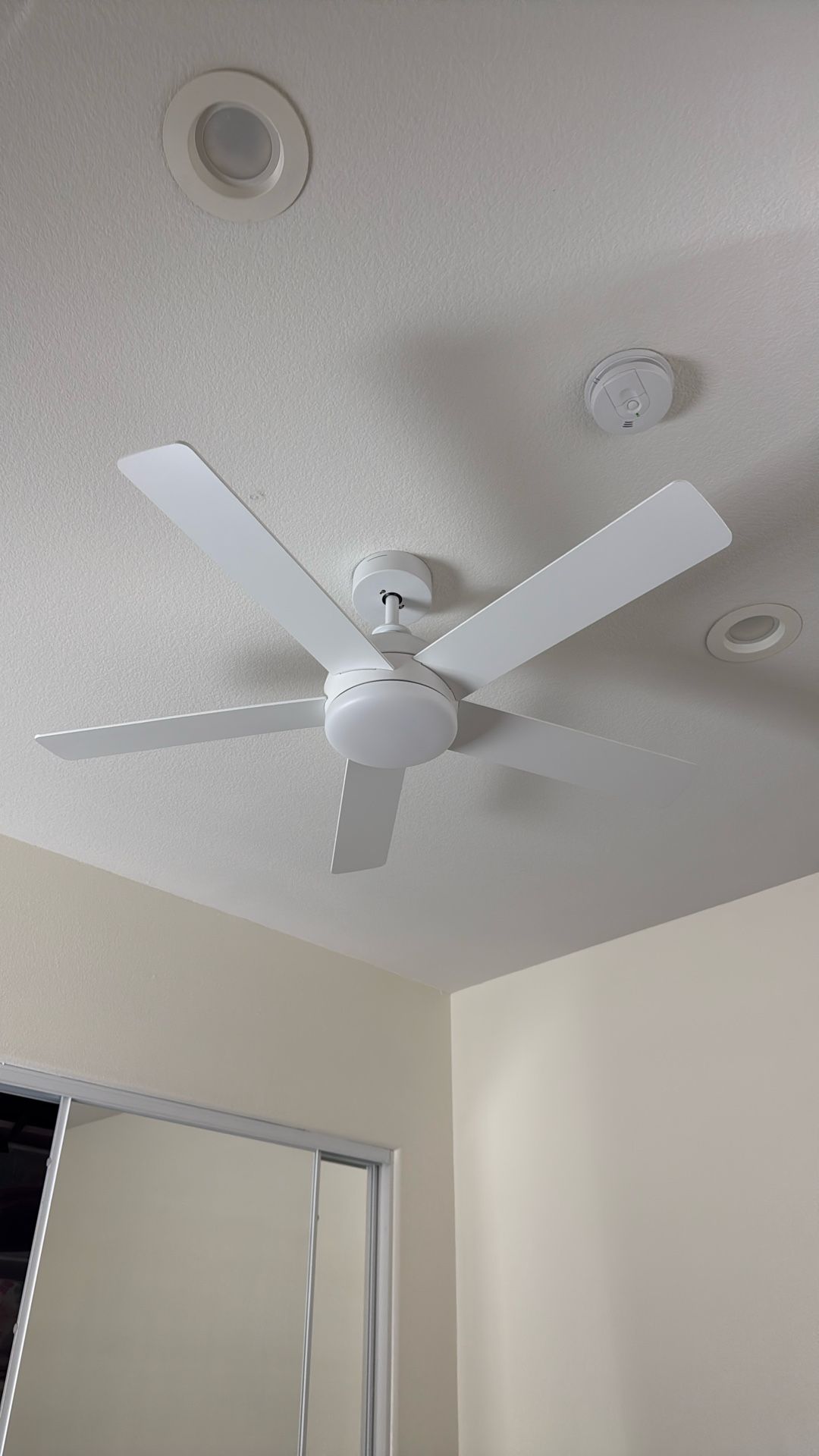 52 Inch White Smart Ceiling Fan (Hubspace)