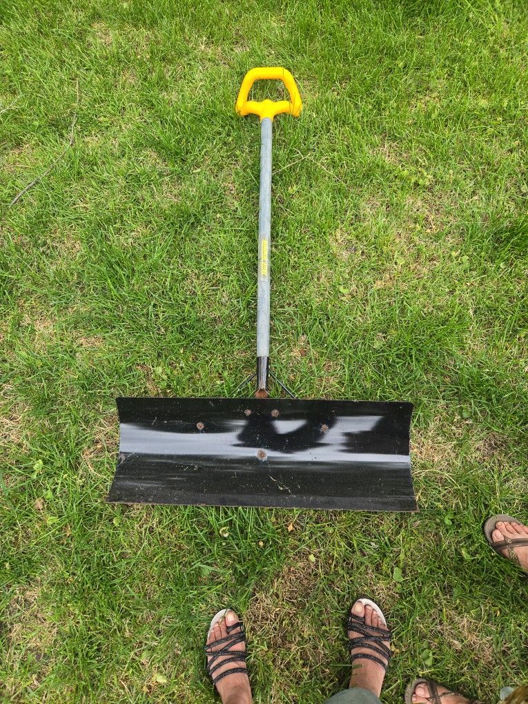 True Temper Snow Shovel
