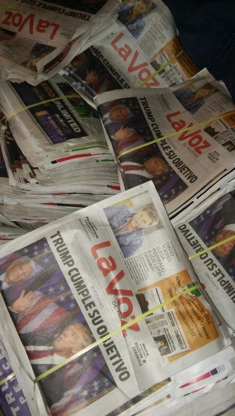 Pacas del periódico la voz